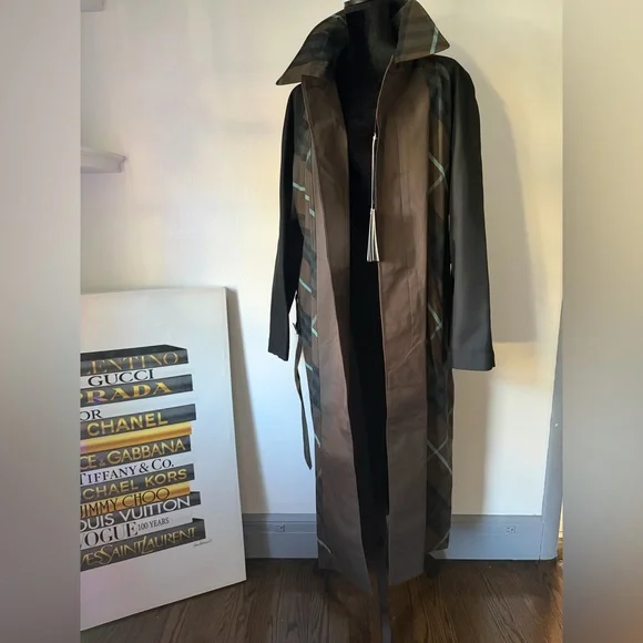 Burberry Bradford Belted-Waist Reversible Trench Coat - Picture 7 of 16
